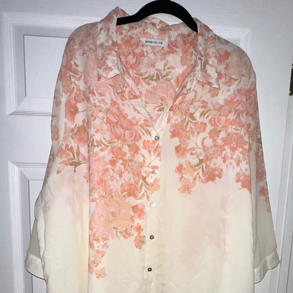 Rose + Olive Long-Sleeve Blouse – Size 2XL – White with Peach Floral Pattern - Picture 1 of 6